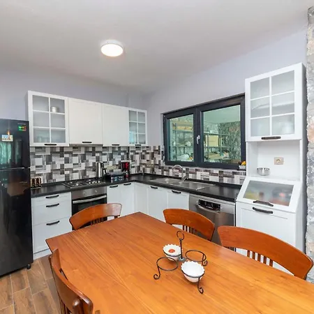 Eclectic Studio Near Sea In Bodrum Apartman